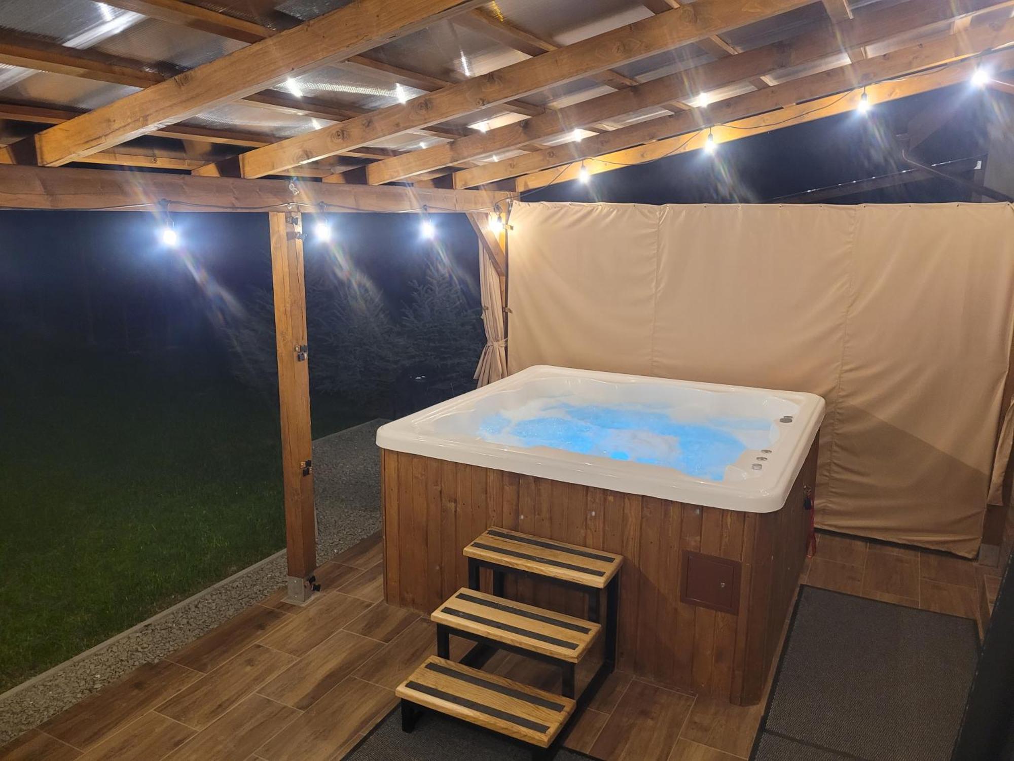 Urocza Kryjowka Ze Spa Lesko Exterior photo